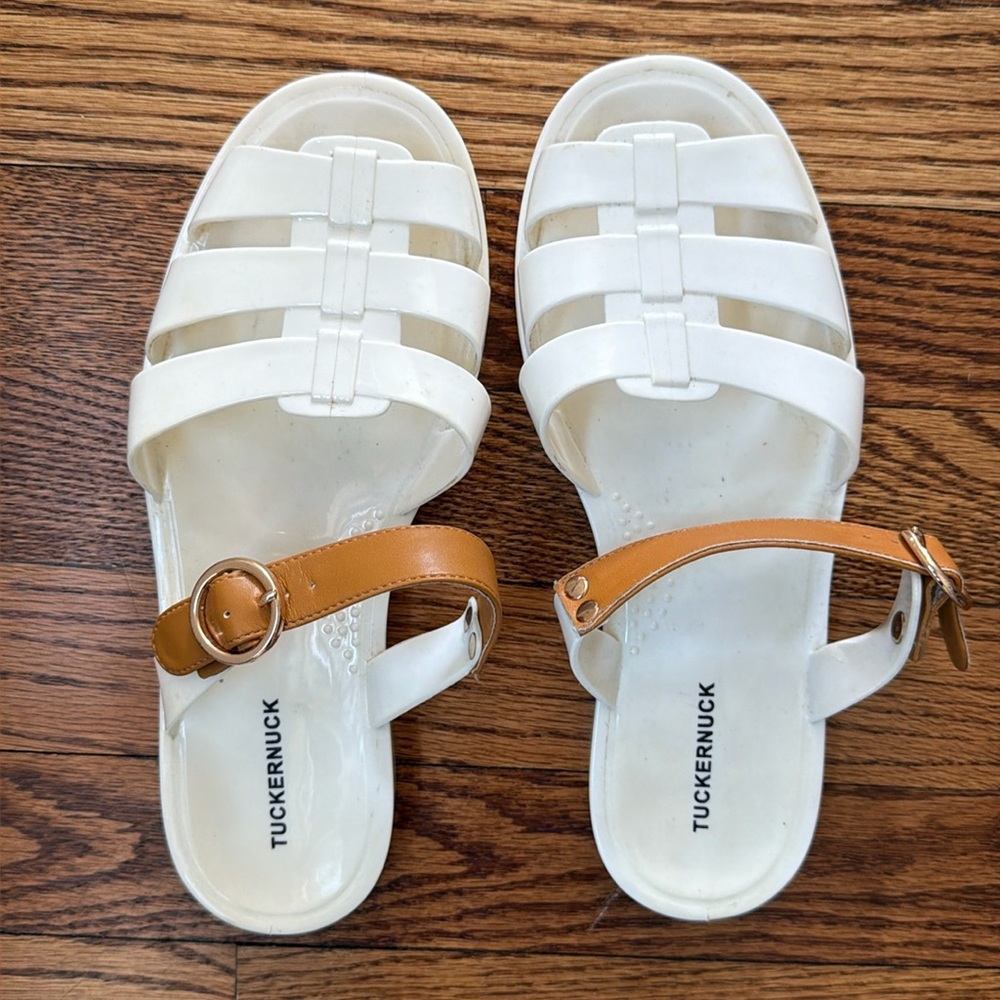EUC Signature Tuckernuck Riley Jelly Sandals - size 6/7